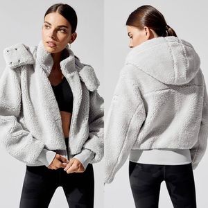 NWOT Alo Yoga Foxy Sherpa Jacket in Dove Grey - XS